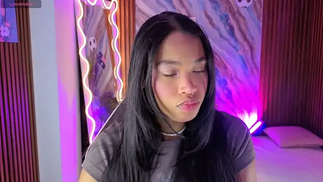 Snapshot of penelope_tay1 chatting on 07-18-26, 03:00 penelope tay1 online show from 07-18-26, 03:00