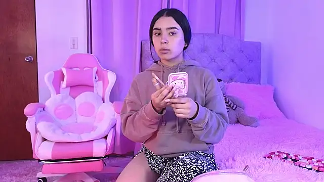 Emily-14 online show from 01-28-25, 04:08