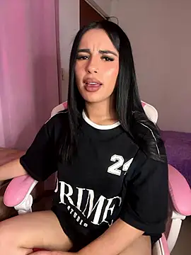 Emily-14 online show from 01-11-26, 06:51