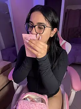 Emily-14 online show from 05-05-26, 06:21