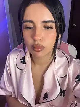 Emily-14 online show from 05-06-26, 03:57
