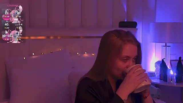 DorisHell online show from 10-30-25, 02:57