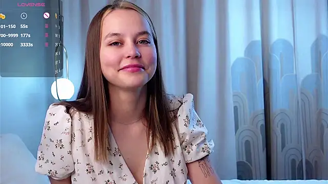 Snapshot of FalineDowlen chatting on 12-18-24, 01:26 FalineDowlen online show from 12-18-24, 01:26