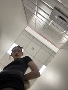 Snapshot of Mia_Mia_M chatting on 03-10-26, 01:27 Mia Mia M online show from 03-10-26, 01:27