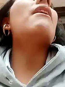 Snapshot of CarlaAlvez chatting on 09-12-25, 02:28 CarlaAlvez online show from 09-12-25, 02:28