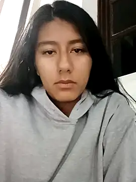 Snapshot of CarlaAlvez chatting on 10-02-25, 11:34 CarlaAlvez online show from 10-02-25, 11:34