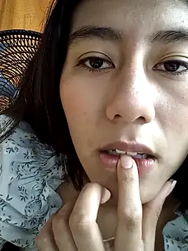 Snapshot of CarlaAlvez chatting on 01-13-26, 04:45 CarlaAlvez online show from 01-13-26, 04:45