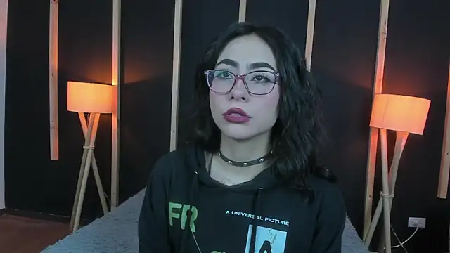 vampy dolll online show from 01-05-25, 01:04