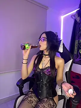 vampy dolll online show from 12-20-25, 07:04