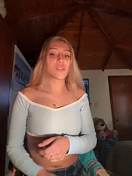 Snapshot of cuteweed420 chatting on 11-26-25, 10:22 cuteweed420 online show from 11-26-25, 10:22