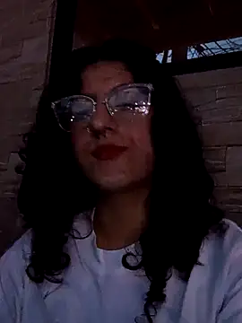 Snapshot of LoveElectra chatting on 12-24-24, 11:00 LoveElectra online show from 12-24-24, 11:00