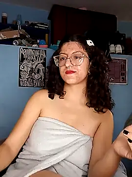 Snapshot of LoveElectra chatting on 01-04-25, 03:28 LoveElectra online show from 01-04-25, 03:28