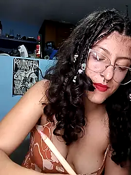 Snapshot of LoveElectra chatting on 02-10-25, 02:41 LoveElectra online show from 02-10-25, 02:41