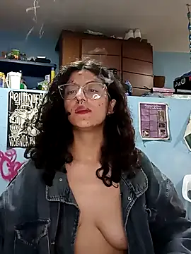 Snapshot of LoveElectra chatting on 03-14-25, 06:29 LoveElectra online show from 03-14-25, 06:29