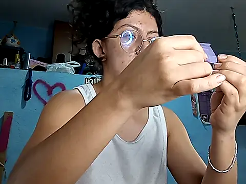 Snapshot of LoveElectra chatting on 10-02-25, 03:08 LoveElectra online show from 10-02-25, 03:08