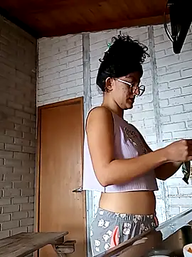 Snapshot of LoveElectra chatting on 10-12-25, 04:28 LoveElectra online show from 10-12-25, 04:28