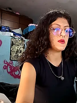 Snapshot of LoveElectra chatting on 11-09-25, 09:35 LoveElectra online show from 11-09-25, 09:35