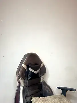 Snapshot of SaraBraun_ chatting on 01-05-26, 06:33 SaraBraun online show from 01-05-26, 06:33