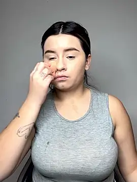 Snapshot of SaraBraun_ chatting on 01-12-26, 05:29 SaraBraun online show from 01-12-26, 05:29