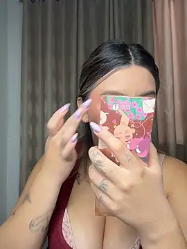 Snapshot of SaraBraun_ chatting on 03-11-26, 08:15 SaraBraun online show from 03-11-26, 08:15