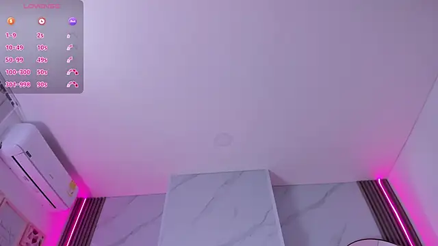 Snapshot of Chlooee__ chatting on 02-15-25, 03:17 Chlooee online show from 02-15-25, 03:17