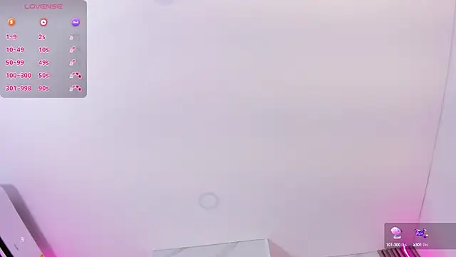 Snapshot of Chlooee__ chatting on 02-21-25, 04:07 Chlooee online show from 02-21-25, 04:07