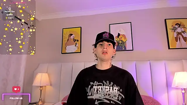 Snapshot of sett_and_gwen chatting on 04-07-26, 04:57 sett and gwen online show from 04-07-26, 04:57