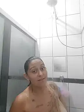 baixinhaloira online show from 12-18-24, 01:37