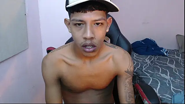 Snapshot of mr_stiven_ chatting on 01-06-25, 05:30 mr stiven  online show from 01-06-25, 05:30