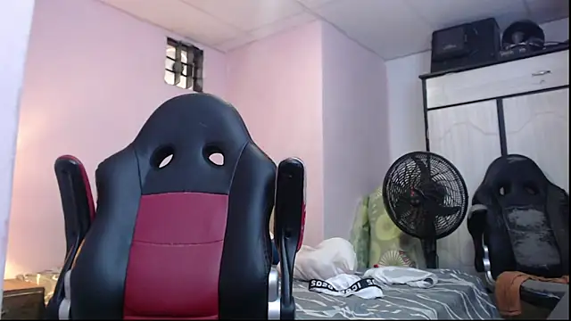 Snapshot of mr_stiven_ chatting on 01-14-25, 09:13 mr stiven  online show from 01-14-25, 09:13