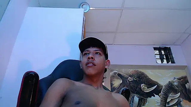 Snapshot of mr_stiven_ chatting on 02-19-25, 06:22 mr stiven  online show from 02-19-25, 06:22