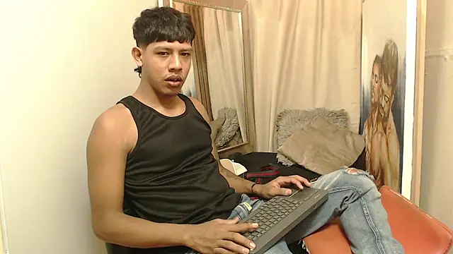 Snapshot of mr_stiven_ chatting on 11-12-25, 04:46 mr stiven online show from 11-12-25, 04:46