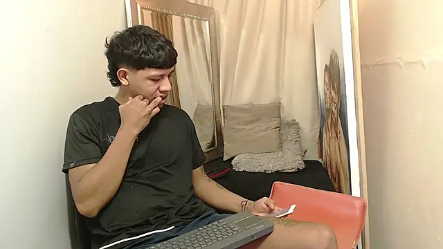 Snapshot of mr_stiven_ chatting on 11-14-25, 02:21 mr stiven online show from 11-14-25, 02:21