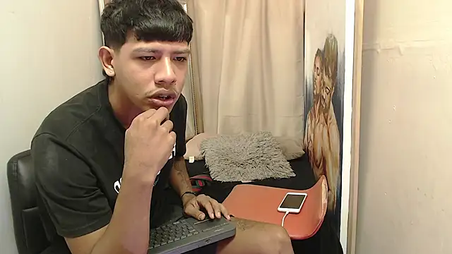 Snapshot of mr_stiven_ chatting on 11-16-25, 02:17 mr stiven online show from 11-16-25, 02:17