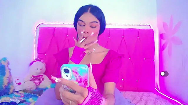 Snapshot of Theylor_Rouse chatting on 02-09-25, 10:42 Theylor Rouse online show from 02-09-25, 10:42