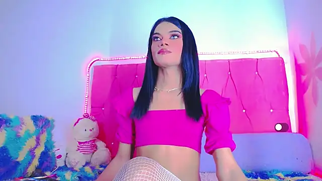 Snapshot of Theylor_Rouse chatting on 02-16-25, 09:04 Theylor Rouse online show from 02-16-25, 09:04