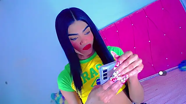 Snapshot of Theylor_Rouse chatting on 10-26-25, 08:31 Theylor Rouse online show from 10-26-25, 08:31