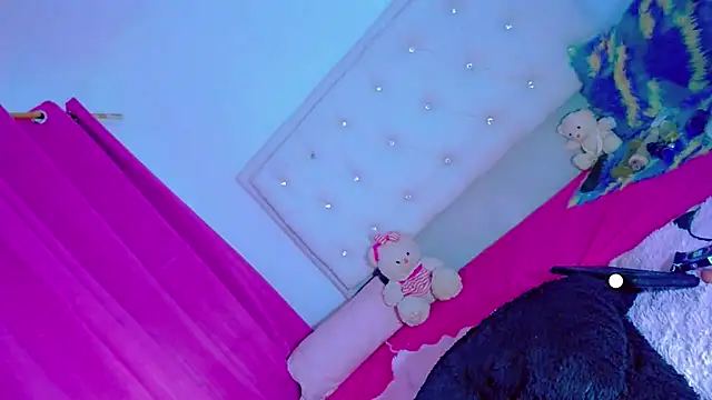 Snapshot of Theylor_Rouse chatting on 03-25-26, 08:42 Theylor Rouse online show from 03-25-26, 08:42