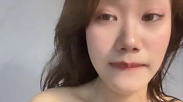 Snapshot of Bella-LL chatting on 02-28-25, 09:55 Bella-LL online show from 02-28-25, 09:55