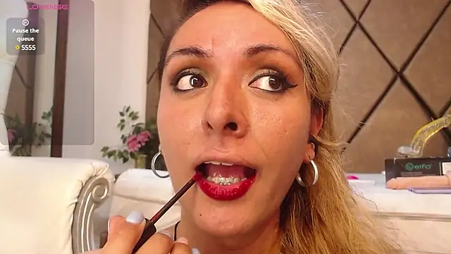 Snapshot of LunitaDiva chatting on 01-29-25, 12:24 LunitaDiva online show from 01-29-25, 12:24