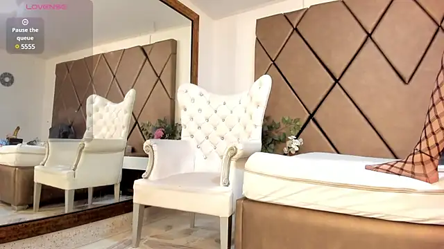 Snapshot of LunitaDiva chatting on 02-11-25, 12:48 LunitaDiva online show from 02-11-25, 12:48