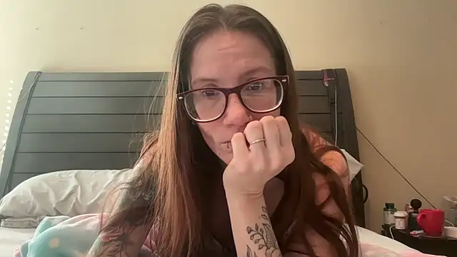 yourstrulylivy69 online show from 01-11-25, 04:14