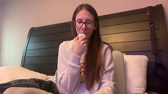 yourstrulylivy69 online show from 02-18-25, 01:44