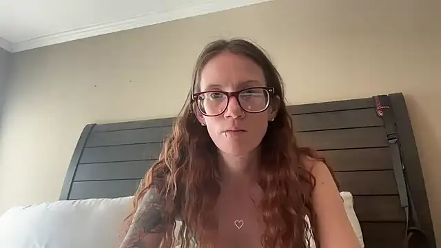 yourstrulylivy69 online show from 02-21-25, 07:43