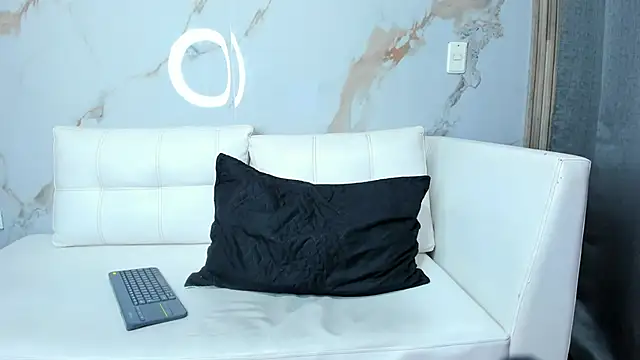 Milaspetite online show from 02-19-25, 12:25