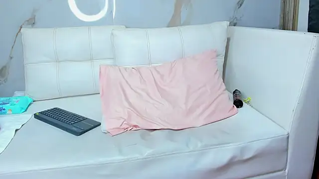 Milaspetite online show from 03-09-25, 01:25