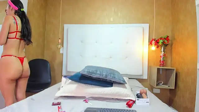 Milaspetite online show from 03-25-26, 08:04