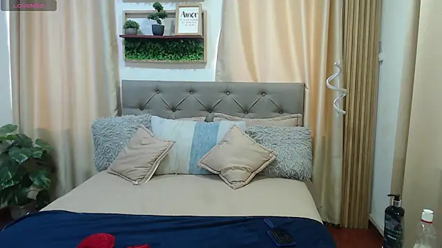 sasi luna online show from 06-24-26, 01:43