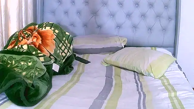 Snapshot of Bbw255 chatting on 03-21-25, 02:51 Bbw255 online show from 03-21-25, 02:51