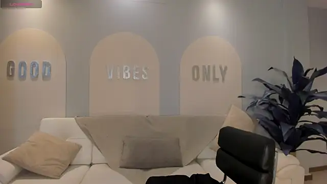 Snapshot of MiaFarrell_ chatting on 01-31-25, 07:18 MiaFarrell online show from 01-31-25, 07:18